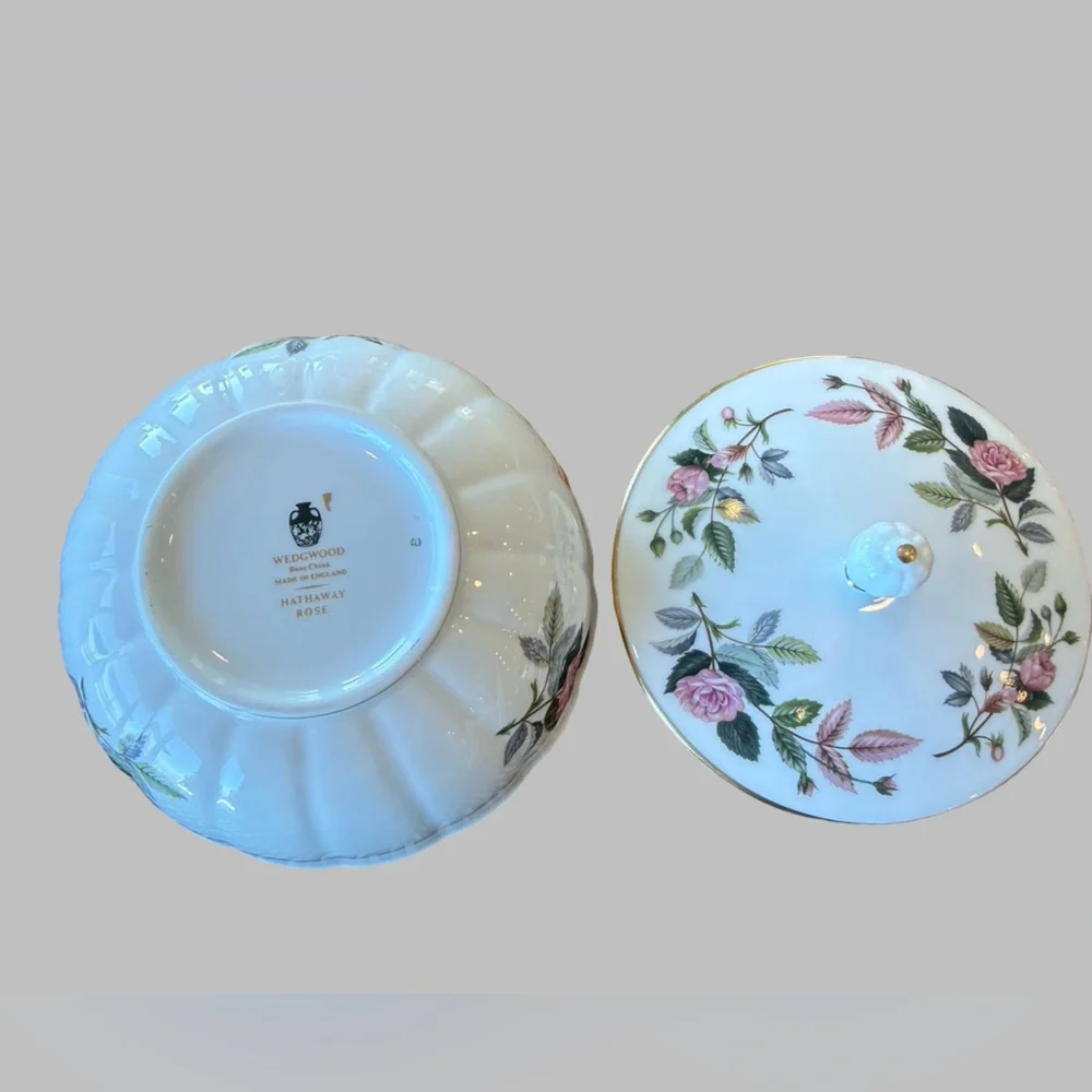Wedgwood Hathaway Rose Covered Bowl – Bone China – Made in‎ England